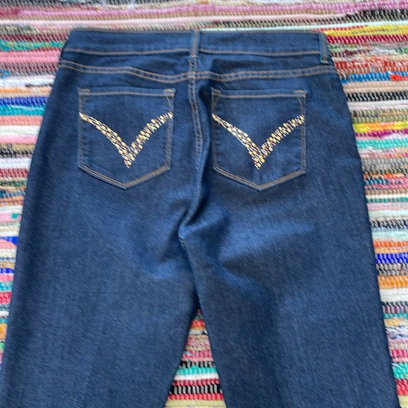 NYDJ Straight Leg Jeans -#1905 - Picture 10 of 12